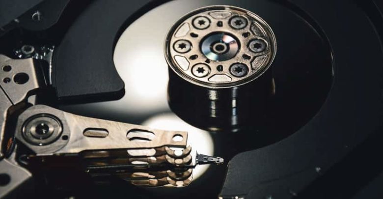 Activar caché de escritura en discos duros